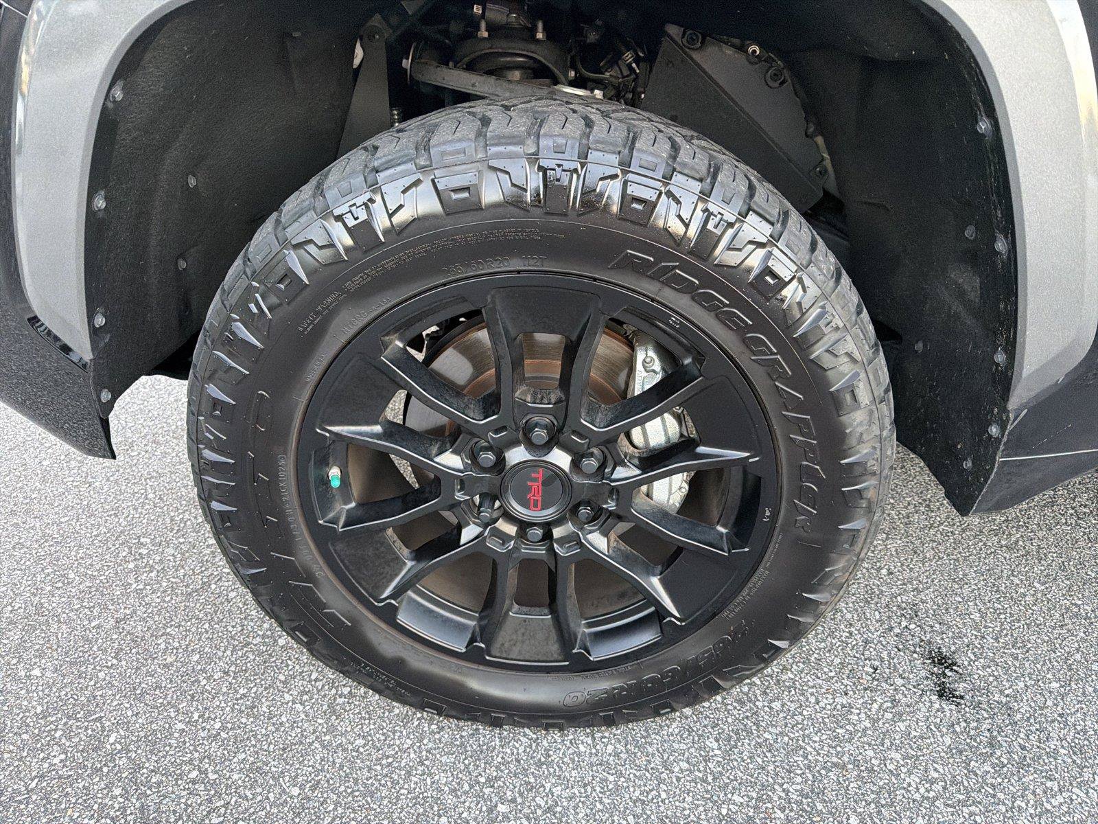 Used 2025 Toyota Tundra Limited AWD/4WD image 10