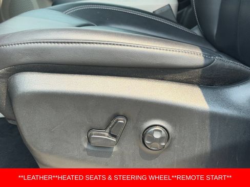 Used 2024 Chrysler Pacifica Touring-L FWD image 24