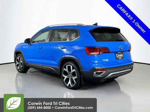 Used 2022 Volkswagen Taos SEL image 11