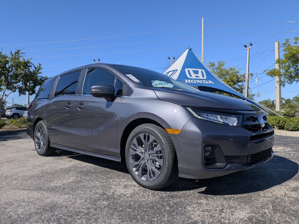 New 2027 Honda Odyssey Touring image 2