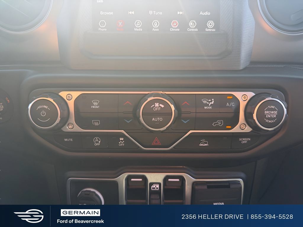 Used 2023 Jeep Gladiator Sport AWD/4WD image 15