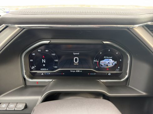 Used 2024 GMC Sierra 1500 Denali w/ Technology Package AWD/4WD image 11