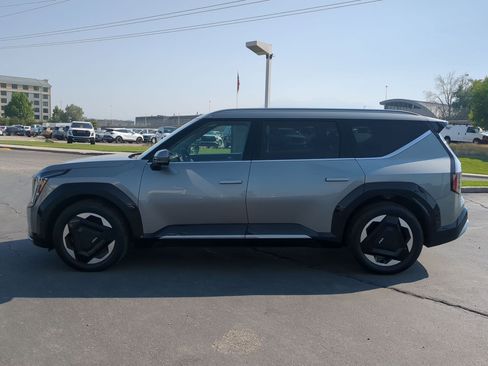 Certified 2024 Kia EV9 Land AWD/4WD image 2