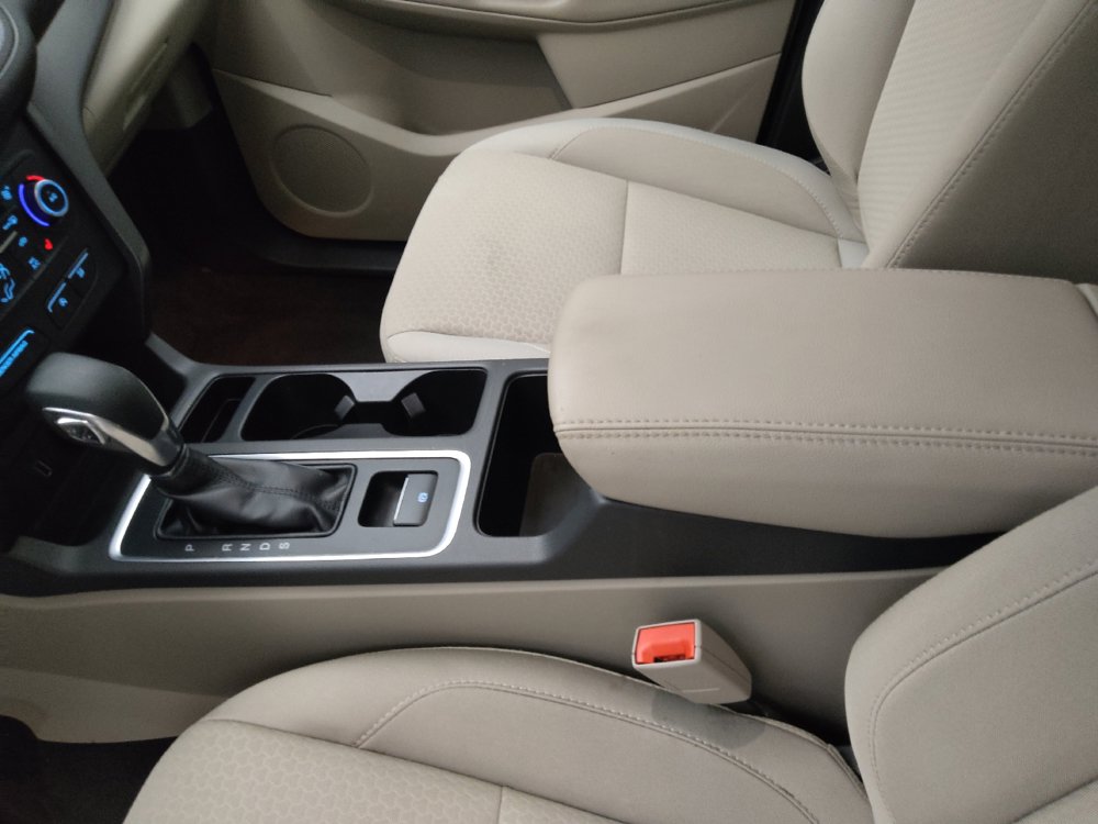 Used 2018 Ford Escape SE w/ SE Sync 3 Package AWD/4WD image 26