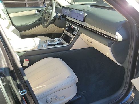Used 2025 Genesis GV80 2.5T Advanced image 41