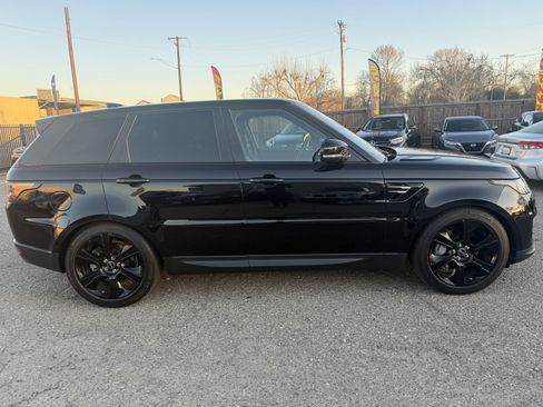 Used 2018 Land Rover Range Rover Sport SE image 4