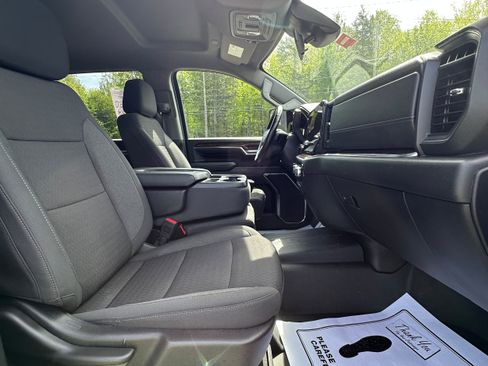 Used 2024 GMC Sierra 2500 SLE w/ SLE Value Package; AWD/4WD image 18