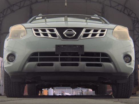Used 2013 Nissan Rogue SV image 4