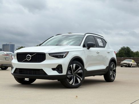New 2026 Volvo XC40 B5 Ultra w/ Protection Package Premier AWD/4WD image 2