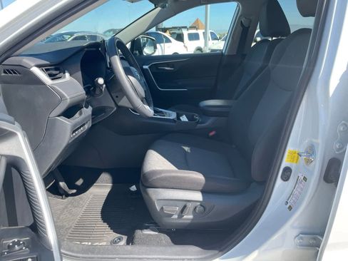 Used 2020 Toyota RAV4 XLE w/ XLE Grade Weather Package FWD image 6