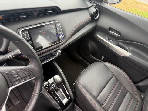 Used 2020 Nissan Kicks SR w/ SR Premium Package image 12