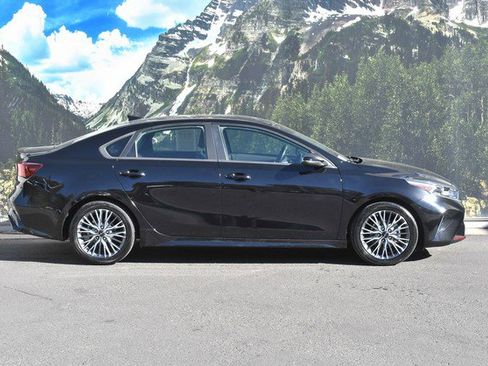 Used 2022 Kia Forte GT-Line image 2