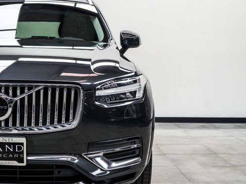 Used 2021 Volvo XC90 T8 Inscription Expression w/ Climate Package image 4