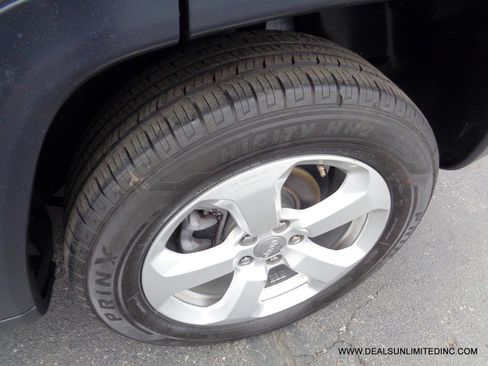 Used 2018 Jeep Compass Latitude w/ Popular Equipment Group image 8