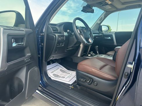 Used 2022 Toyota 4Runner Limited AWD/4WD image 12