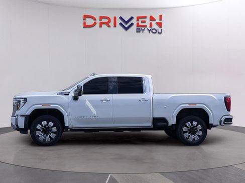 Used 2024 GMC Sierra 2500 Denali w/ Denali Reserve Package AWD/4WD image 2