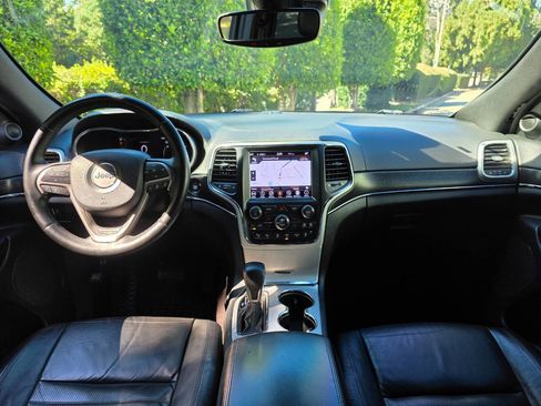 Used 2018 Jeep Grand Cherokee Limited image 15