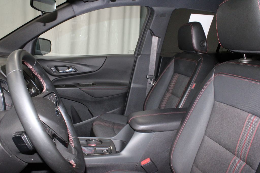 Used 2023 Chevrolet Equinox RS FWD image 27