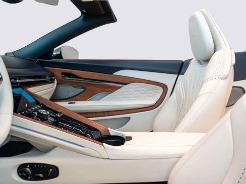 Used 2024 Aston Martin DB12 Convertible RWD image 20