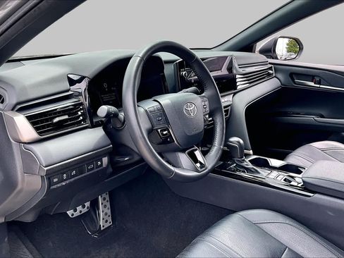 Used 2025 Toyota Camry XSE FWD image 17