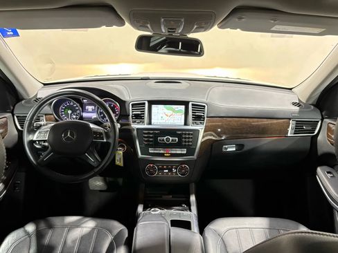 Used 2014 Mercedes-Benz GL 450 4MATIC image 11