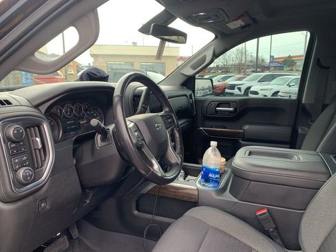 Used 2019 Chevrolet Silverado 1500 LT Trail Boss AWD/4WD image 9