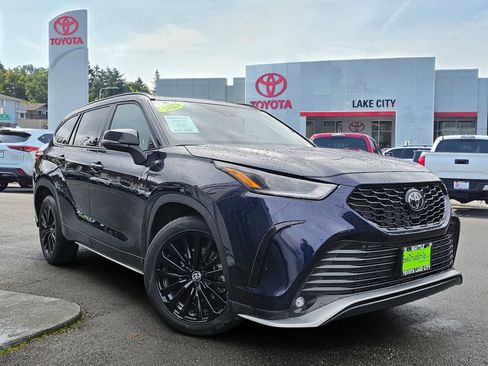 Certified 2025 Toyota Highlander XSE image 1