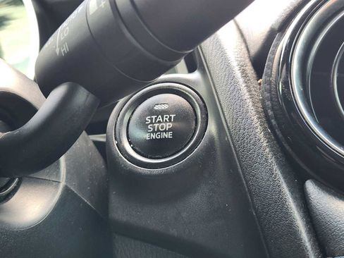 Used 2019 Toyota Yaris XLE FWD image 21