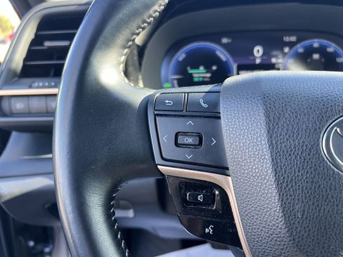 Used 2024 Toyota Crown XLE image 19