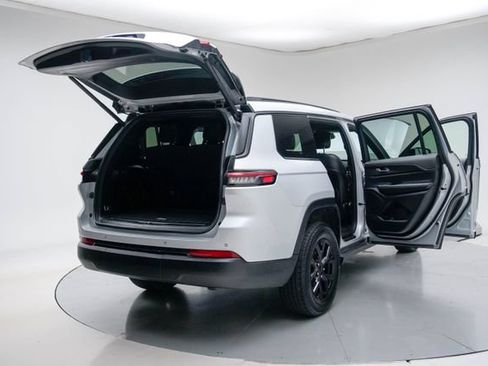 Used 2024 Jeep Grand Cherokee L Laredo AWD/4WD image 22