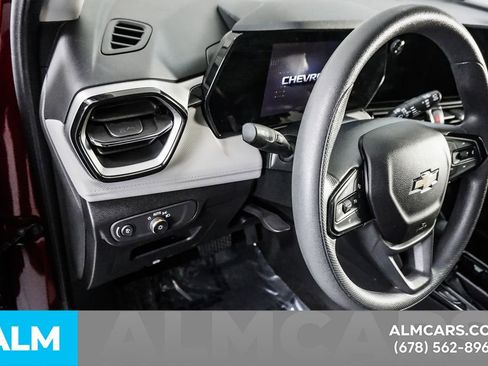 Used 2025 Chevrolet TrailBlazer LT FWD image 32