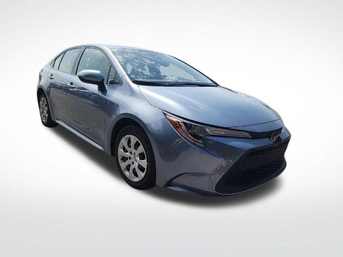 Used 2022 Toyota Corolla LE FWD image 3