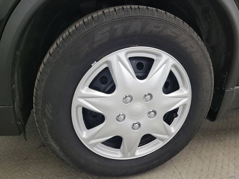 Used 2019 Nissan Rogue S image 31