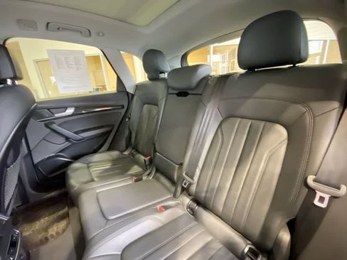 Used 2020 Audi Q5 e Prestige w/ Prestige Package image 24