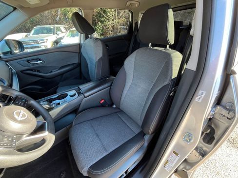 Used 2023 Nissan Rogue SV image 35