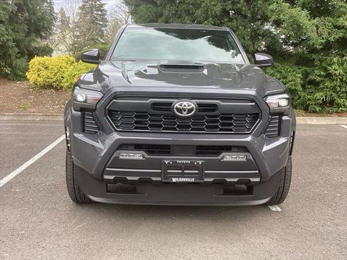 Certified 2025 Toyota Tacoma TRD Sport AWD/4WD image 9