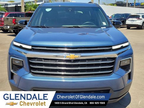 Certified 2025 Chevrolet Traverse LT FWD image 16