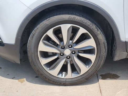 Used 2020 Buick Encore Essence FWD image 10