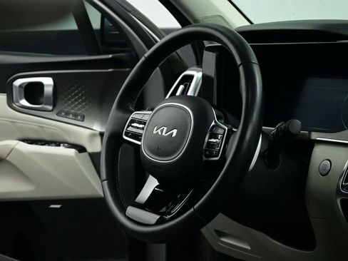 Certified 2022 Kia Sorento SX Prestige w/ Panoramic Sunroof Package image 42