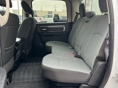 Used 2022 RAM 1500 Classic SLT AWD/4WD image 28