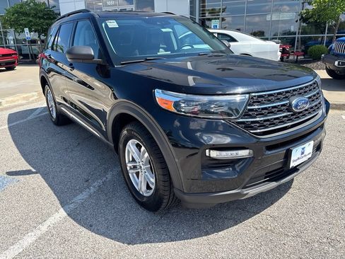 Used 2024 Ford Explorer XLT w/ Equipment Group 202A AWD/4WD image 7