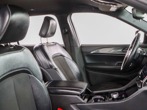 Used 2022 Jeep Grand Cherokee L Laredo image 27