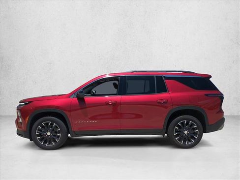 Used 2026 Chevrolet Traverse LT w/ Sun and Wheel Package FWD image 8