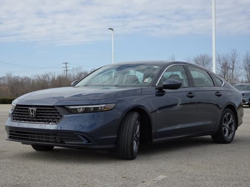 Used 2023 Honda Accord EX image 13