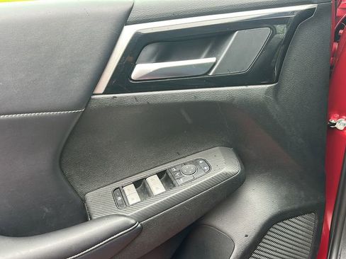 Used 2024 Mitsubishi Outlander SE Black Edition FWD image 21