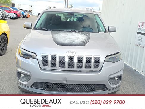 Used 2019 Jeep Cherokee Latitude w/ Popular Appearance Group FWD image 2