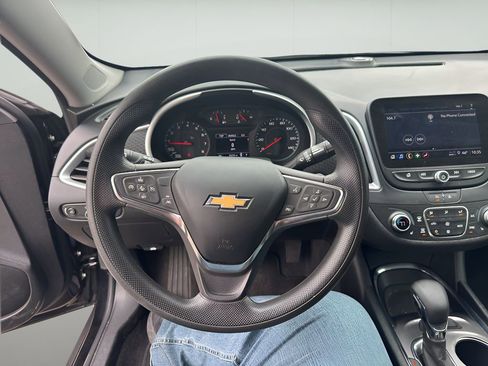Used 2023 Chevrolet Malibu LT FWD image 18