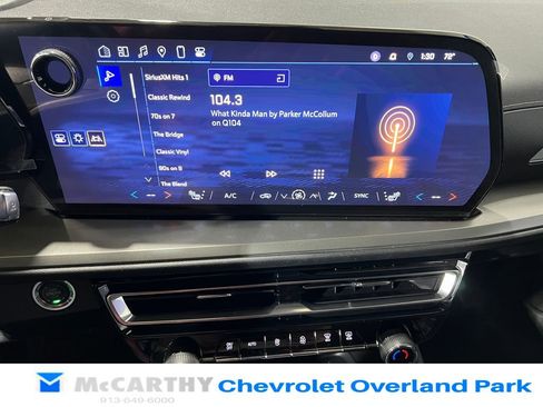 Used 2024 Chevrolet Traverse LT w/ Trailering Package FWD image 20