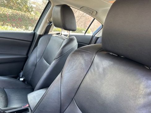 Used 2010 MAZDA MAZDA3 s Grand Touring image 7