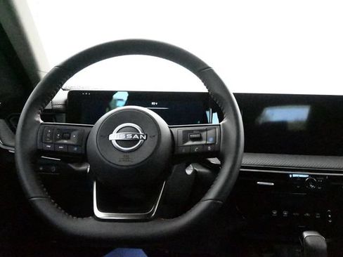Used 2025 Nissan Kicks SR FWD image 15